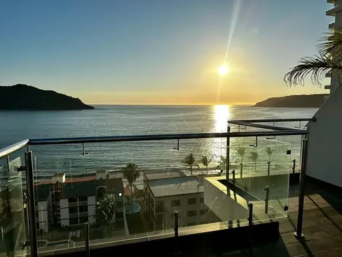 Penthouse frente al mar con roof privado en Zona Dorada