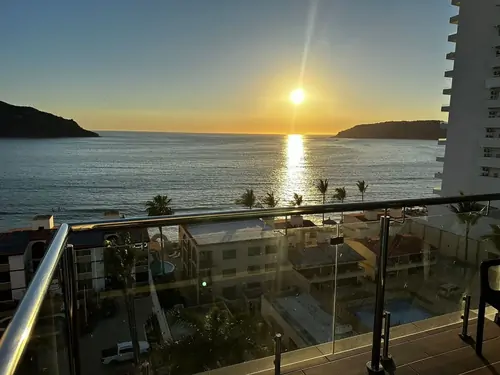 Penthouse frente al mar con roof privado en Zona Dorada